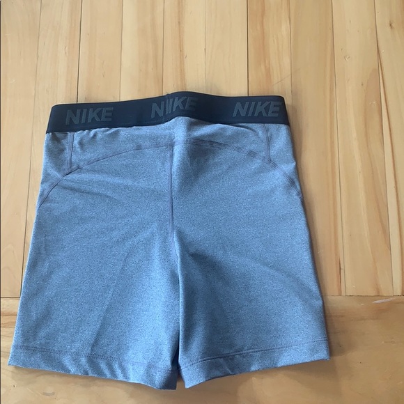 Gray Nike pro high waisted spandex - Picture 3 of 3